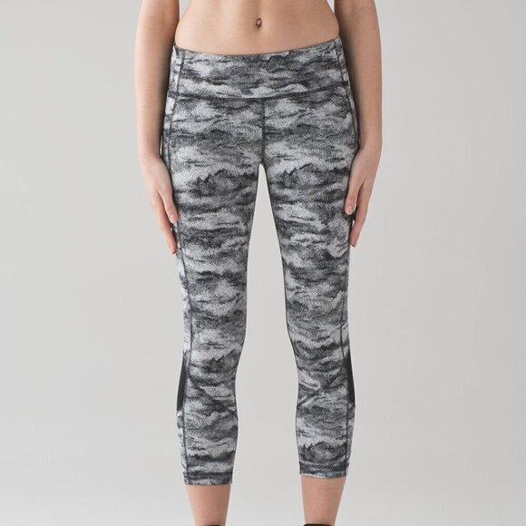 Lululemon Pace Rival Crop (22") Size 6 - Picture 2 of 7